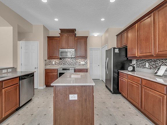 3rd image of 3242 Cyrpess Grove Dr