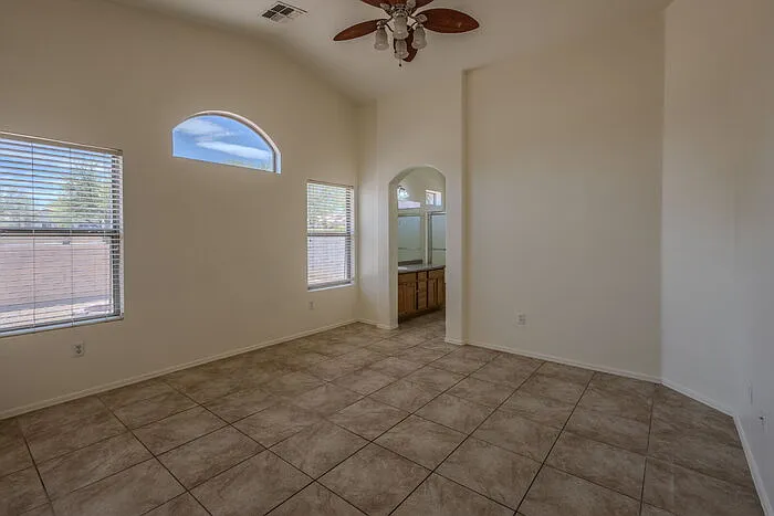 258 E Camino Limon Verde — Photo 3