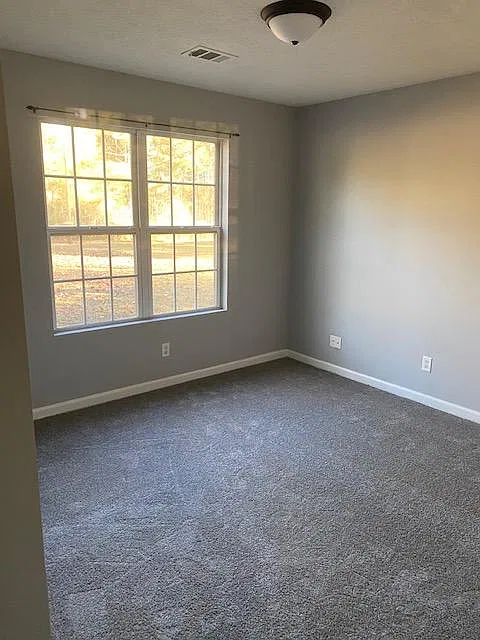 4 bed, 1574 sqft, $2,100 — Photo 4