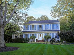 27 Crest Dr, Basking Ridge, NJ 07920