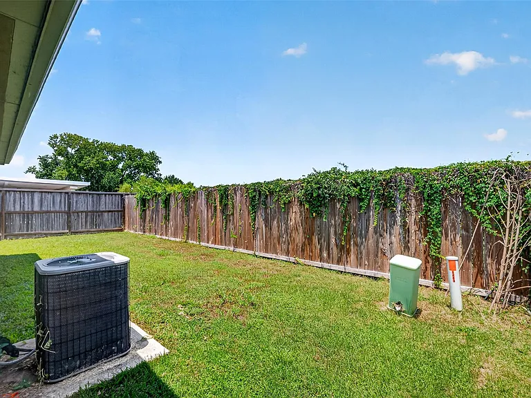 9241 Clearwood Landing Blvd — Photo 46
