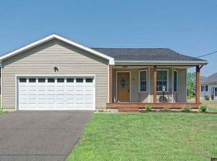 16 Haven Ln, Cohoes, NY 12047