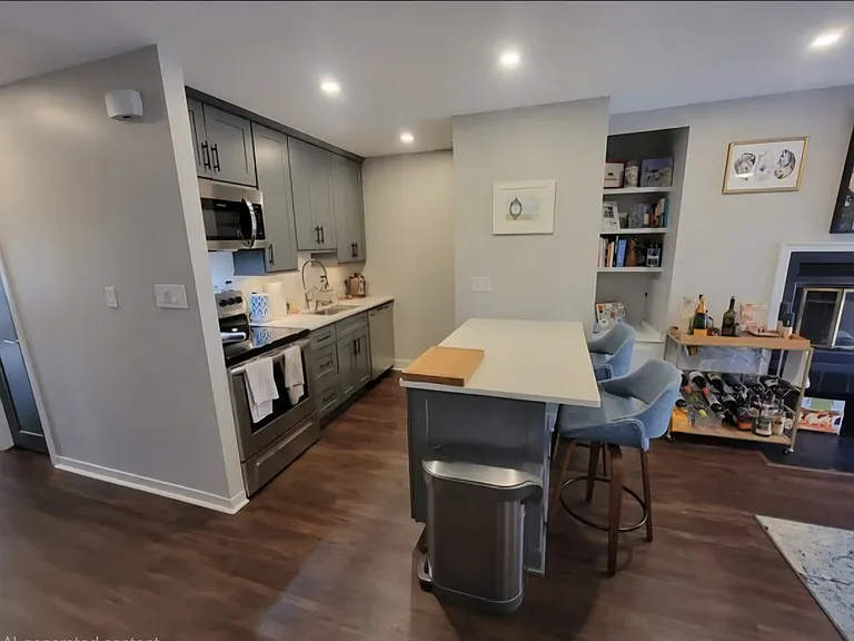 23 Andrew Pl #23 — Photo 5
