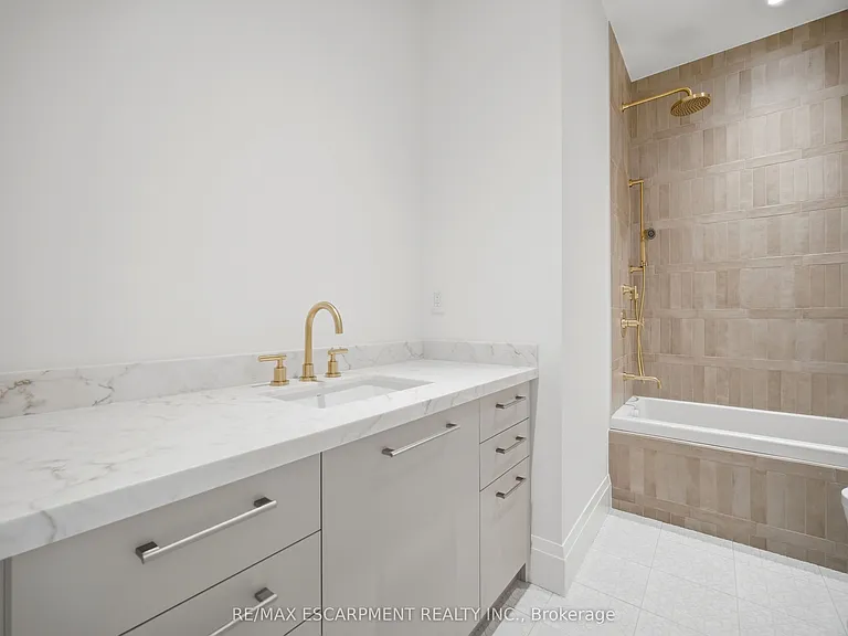 40B Maple Ave N — Photo 36