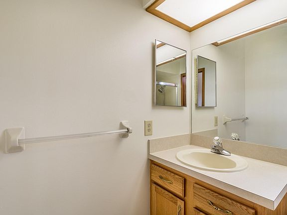 5th image of 2457 Kingsmill Ave