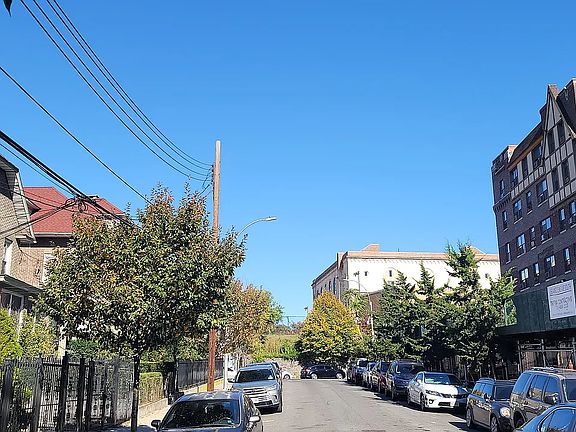 2nd image of 1959 Andrews Ave S