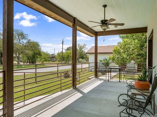 317 E El Paso St, Brackettville, TX 78832