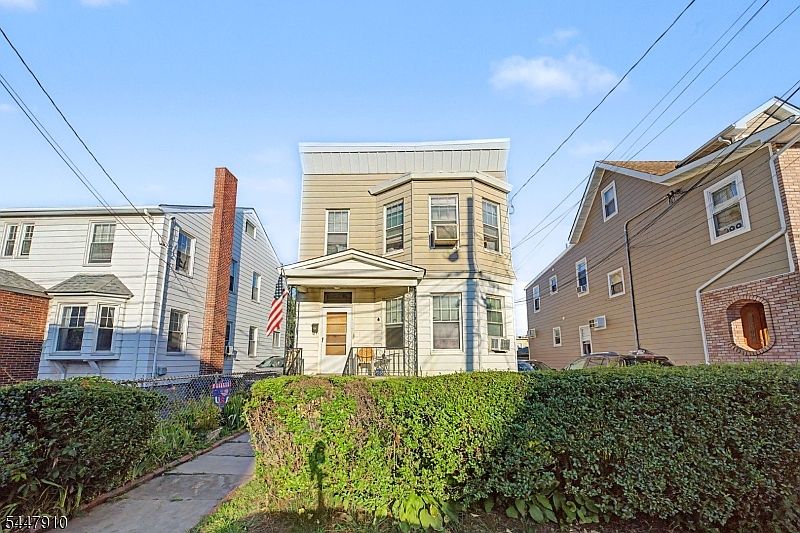 1st image of 322 Hickory St