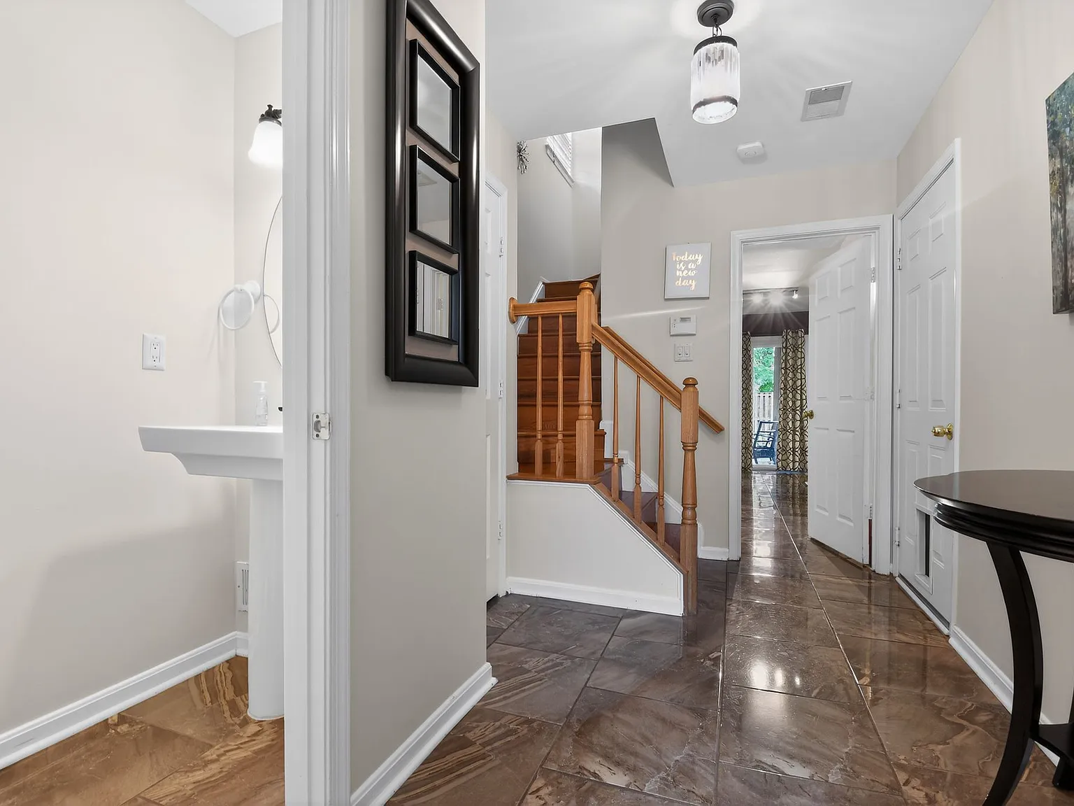 3 bed, 2.5 bath, 1424 sqft, $3,750 — Photo 4