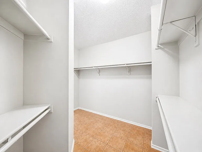 5709 Parkwood Trl — Photo 23