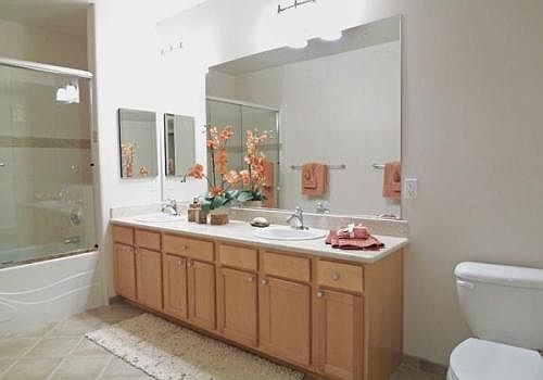 3rd image of 1310 Creekside Dr Unit 303