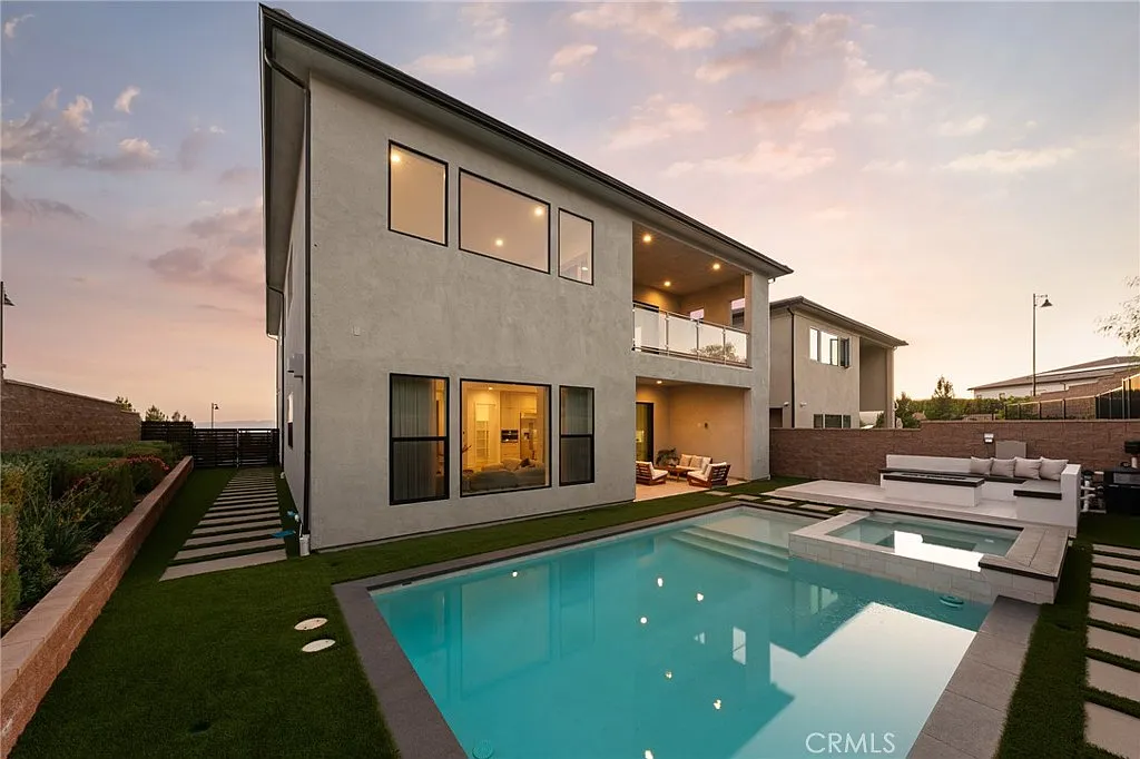 5 bed, 4.5 bath, 3664 sqft, $10,750 — Photo 2