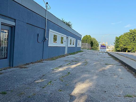 2nd image of 1200 State Ave