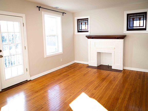 4th image of 4951 Tholozan Ave #A