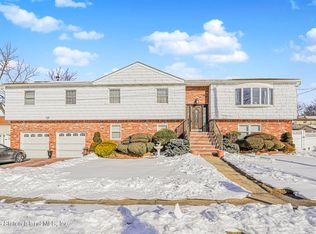317 Darlington Ave, Staten Island, NY 10312