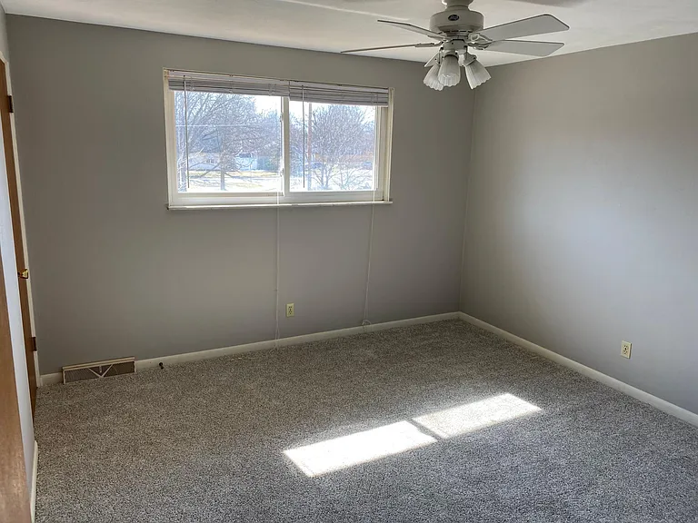 123 E Birchwood St — Photo 8