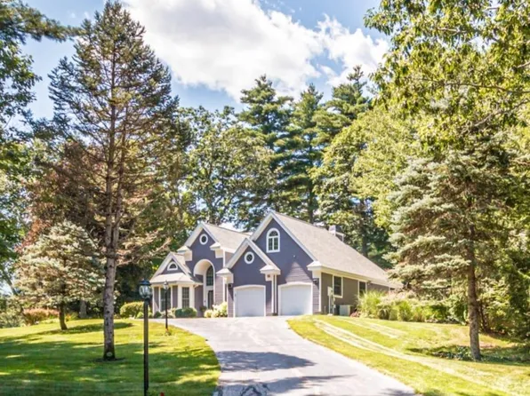 55 Carleton Way, Hales Location, NH 03860