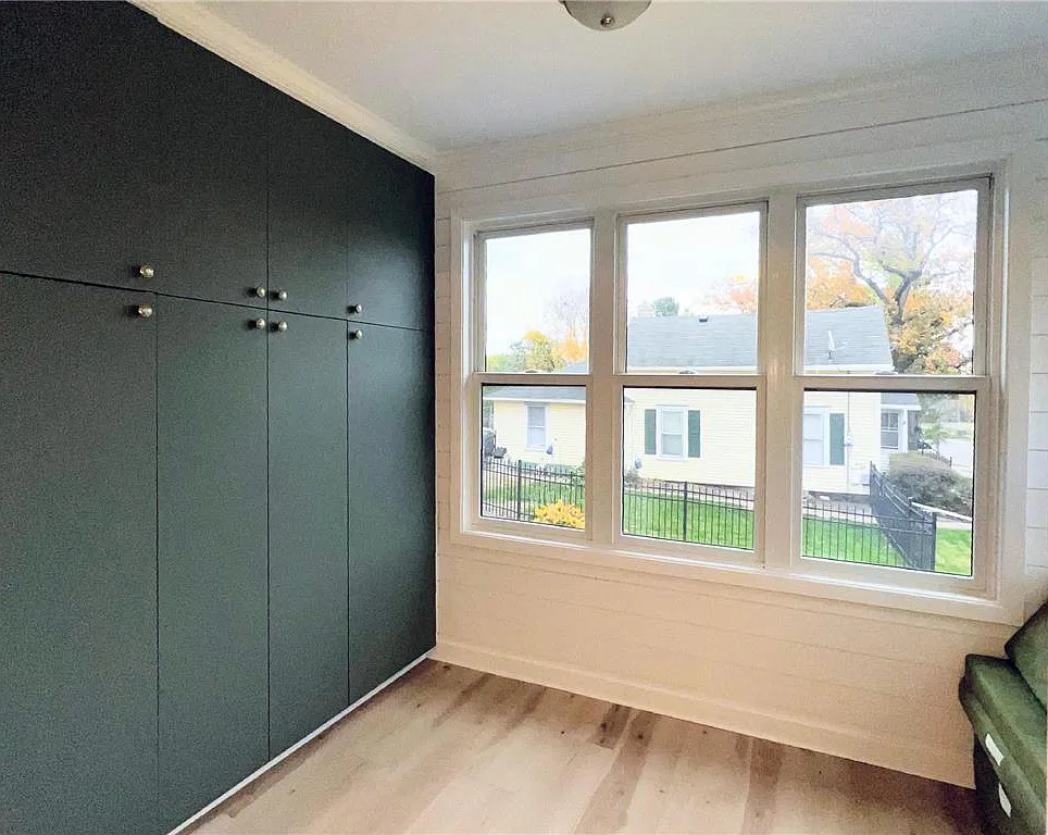 3 bed, 1445 sqft, $2,450 — Photo 4
