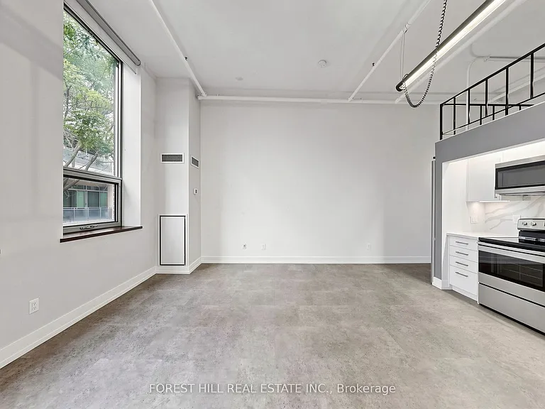 21 Nassau St #301 — Photo 32