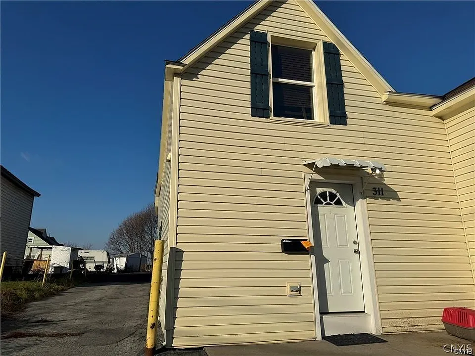 311 High St