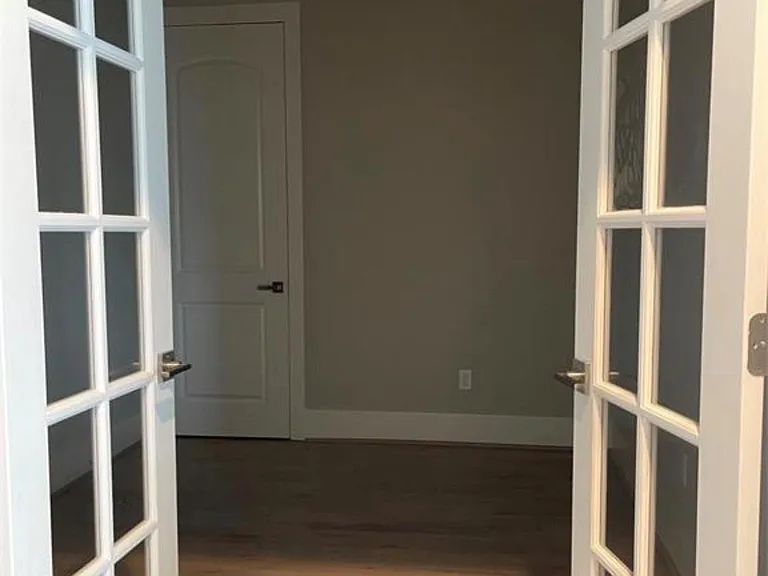 2727 Houston Ave #205 — Photo 8
