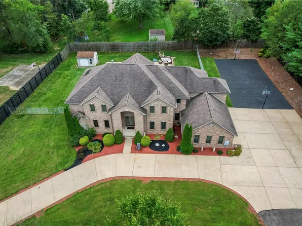 101 Rodeo Dr, Aliquippa, PA 15001