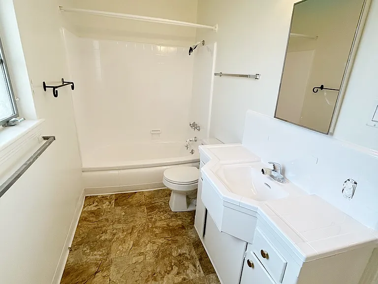 320 W Palmer Ave #2 — Photo 5