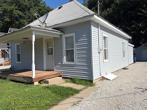 2nd image of 911 Leland Ave