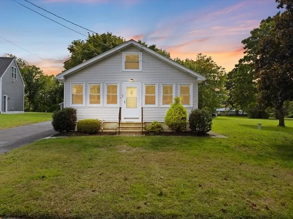 52 Calef Ave, Swansea, MA 02777