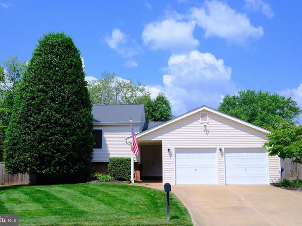 231 E Juniper Ave, Sterling, VA 20164