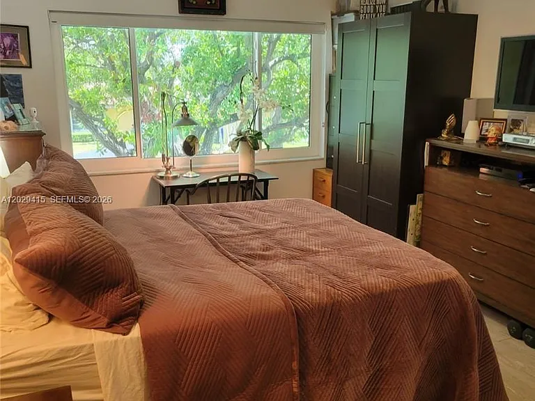 2210 NE 56th Pl #123 — Photo 7
