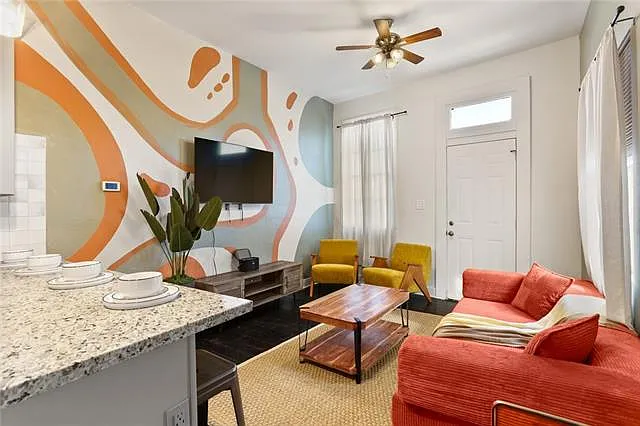 723 S Salcedo St #723 — Photo 5