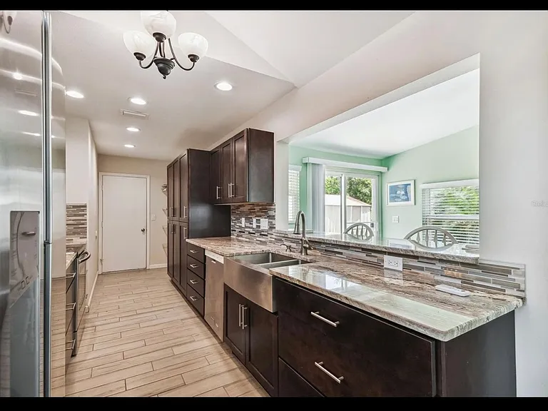 319 42nd Street Ct W — Photo 6