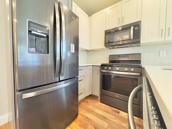 4th image of 936 E 87th St #1