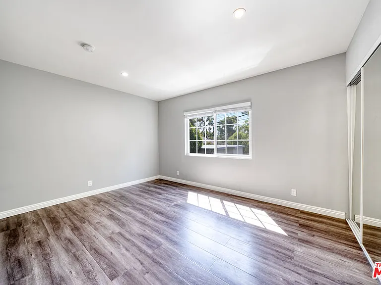 1112 Ocean Park Blvd #F — Photo 10