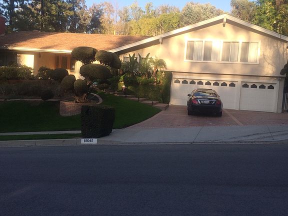 3rd image of 18045 Lake Encino Dr