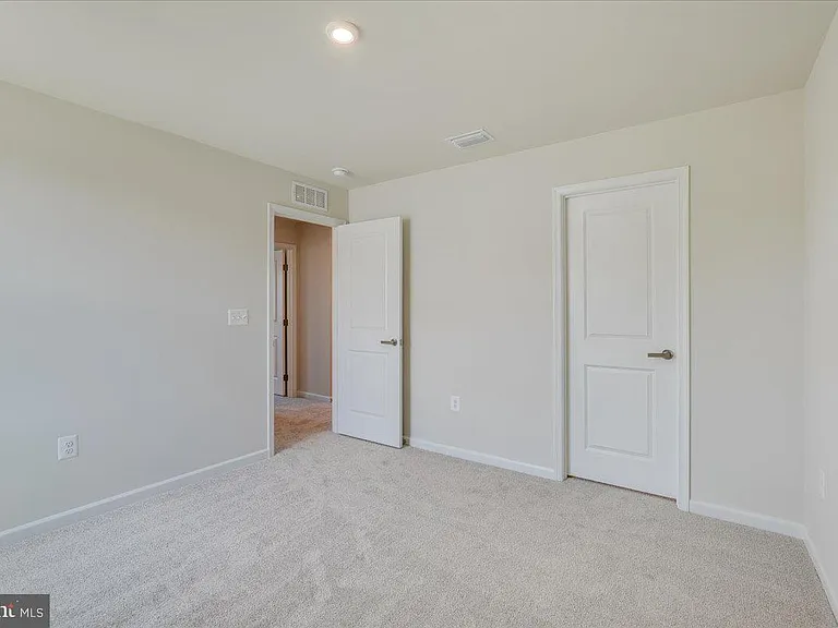 18045 South Village Dr — Photo 24
