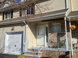 18 Forest Garden Dr, Matawan, NJ 07747