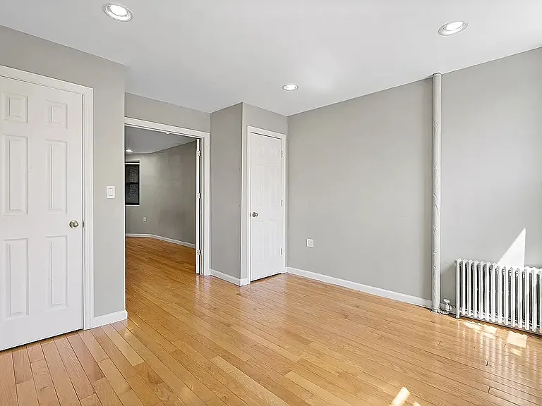 723 11th Ave #4C — Photo 3