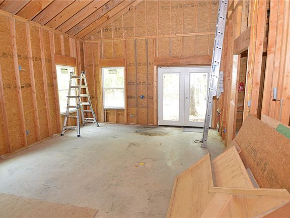 2nd image of 4 Middleton Ln