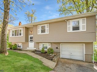 109 Fontaine Rd, Hopatcong, NJ 07843