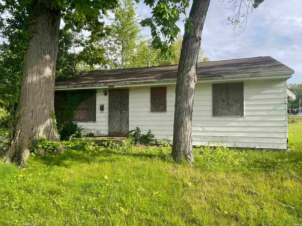 1704 Dewey St, Anderson, IN 46016