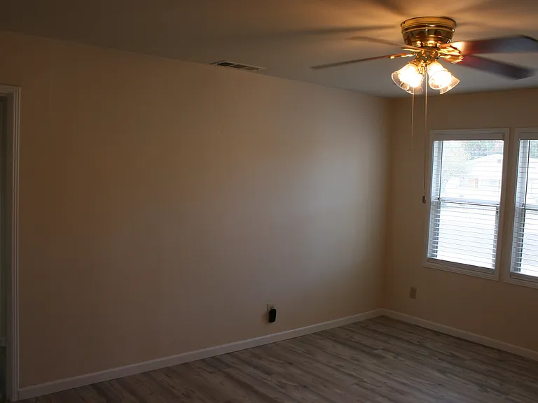 1460 Oxford Way — Photo 21