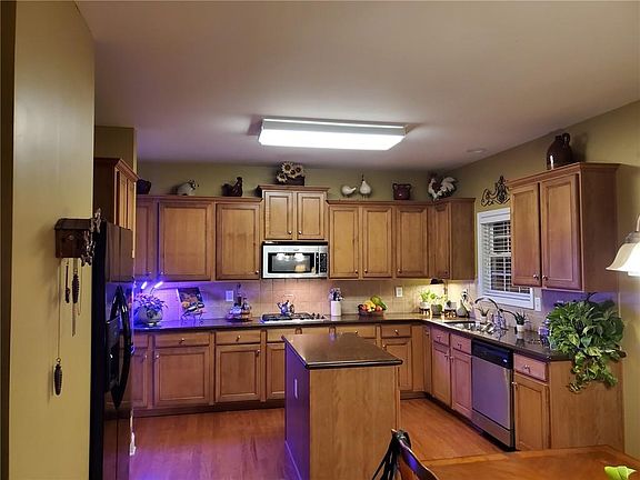 5th image of 150 Oak Springs Trl S
