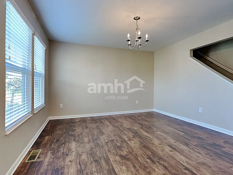 5454 Windsor Ct — Photo 9