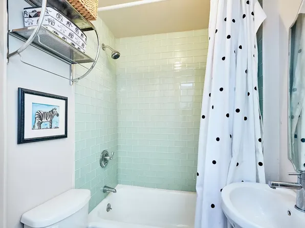 82 Revere St #7B, Boston, MA 02114