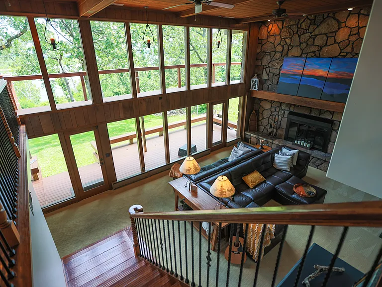 Edgewater Cir — Photo 12