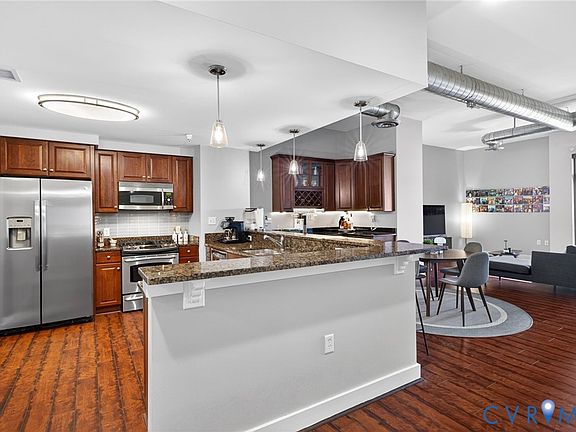2nd image of 123 College Pl Unit 804