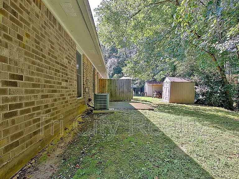 150 Chase Ct — Photo 41