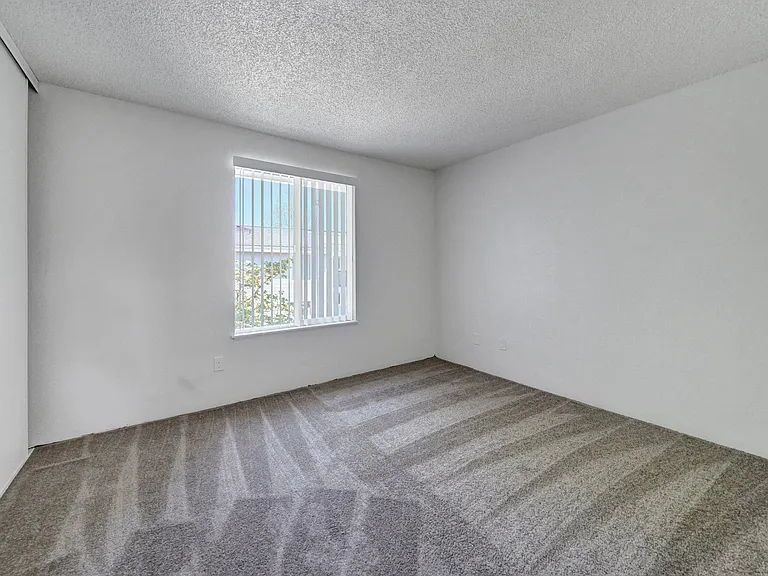 Karens Korner Apartments — Photo 13